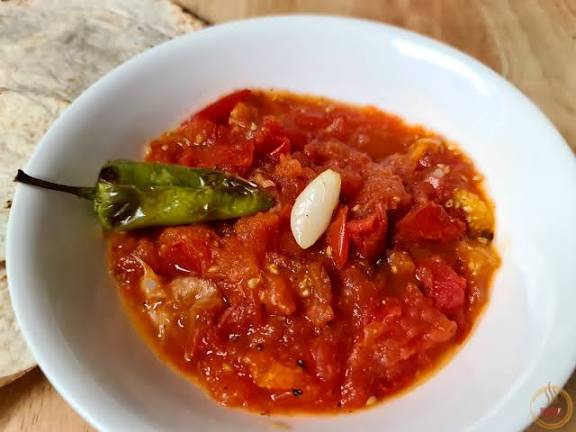 متبل بندورة